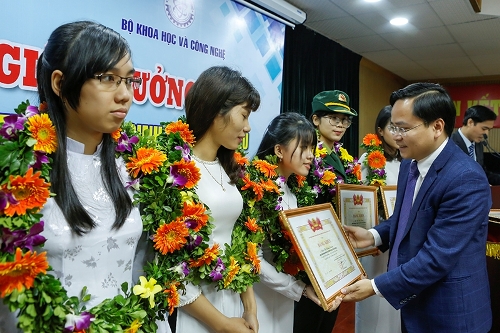  Trường có nhiều nữ sinh viên CNTT tiêu biểu nhất 2016